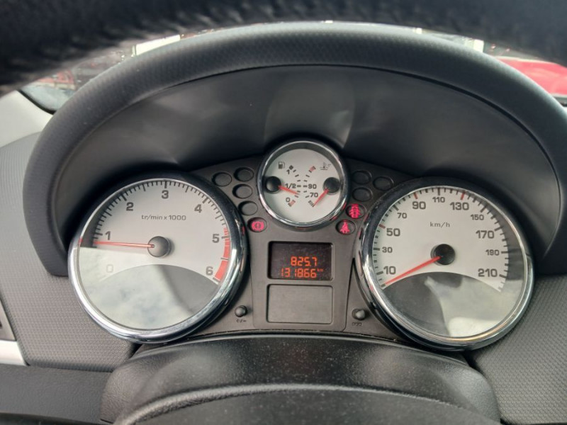 Photo 22 de l'offre de PEUGEOT 207 1.4 HDI 68 ACTIVE 5P GPS CLIM Auto Pack Urbain Distri Neuve 1ère Main à 6990€ chez Mérignac auto