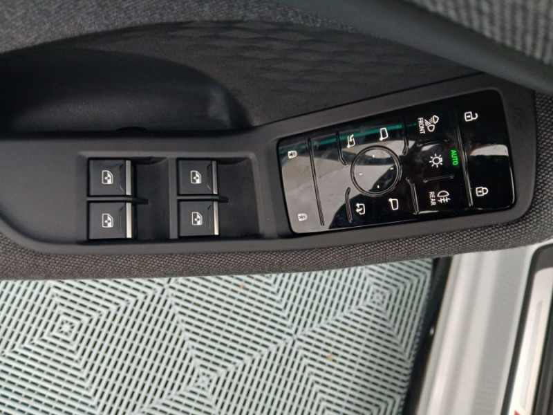 Photo 19 de l'offre de AUDI A5 AVANT III 2.0 TDI 204 S Tronic 7 S LINE Pack Tech Plus Matrix 2 Ecrans à 53990€ chez Mérignac auto