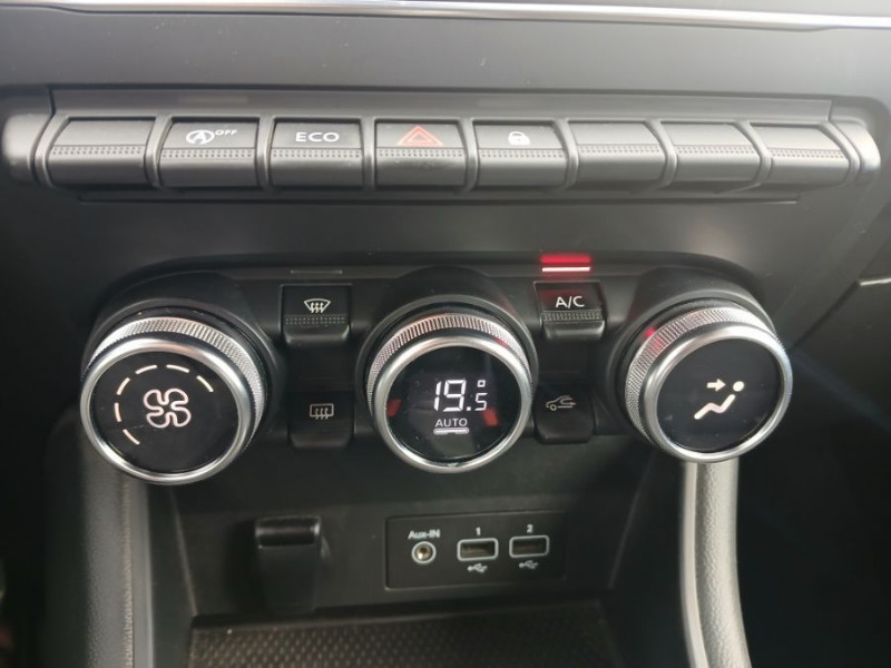 Photo 14 de l'offre de RENAULT CAPTUR TCe 100 INTENS GPS Camera JA17 à 15750€ chez Mérignac auto