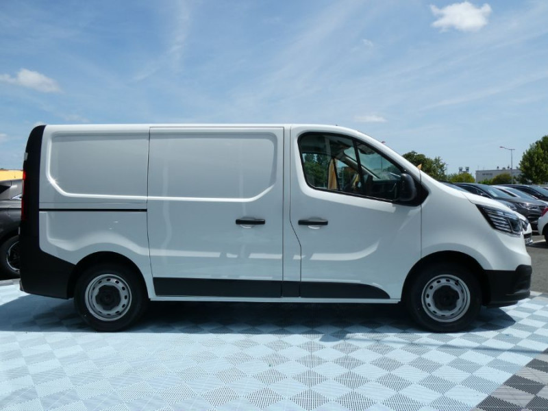 Photo 14 de l'offre de RENAULT TRAFIC L1H1 2.0 Blue dCi 150 BVA 2.8T GRAND CONFORT GPS Camera 458€ HT/Mois à 28750€ chez Mérignac auto