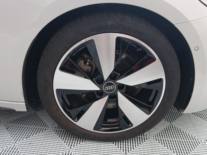 Photo 17 de l'offre de AUDI A5 AVANT III 2.0 TDI 204 S Tronic 7 S LINE Pack Tech Plus Matrix 2 Ecrans à 53990€ chez Mérignac auto