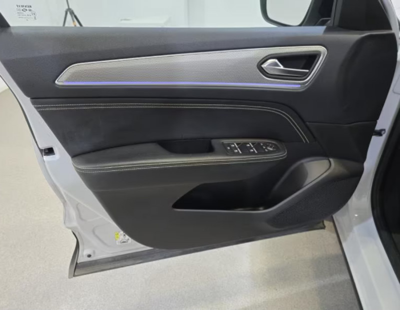 Photo 14 de l'offre de RENAULT ARKANA 1.6 E-TECH 145 BVA HYBRIDE TECHNO RS TOIT Ouvrant GPS 9.3" JA18 à 23950€ chez Mérignac auto