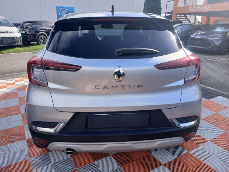 Photo 9 de l'offre de RENAULT CAPTUR TCe 100 INTENS GPS Camera JA17 à 15750€ chez Mérignac auto