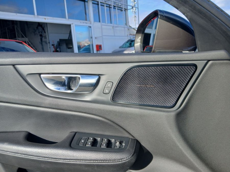 Photo 16 de l'offre de VOLVO V60 B3 2.0 163cv Geartronic MOMENTUM CUIR Hayon EL. SC Hifi Key Less 1ère Main à 30950€ chez Mérignac auto
