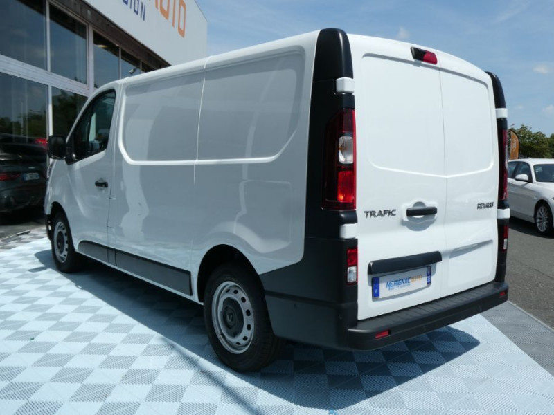 Photo 2 de l'offre de RENAULT TRAFIC L1H1 2.0 Blue dCi 150 BVA 2.8T GRAND CONFORT GPS Camera 458€ HT/Mois à 28750€ chez Mérignac auto