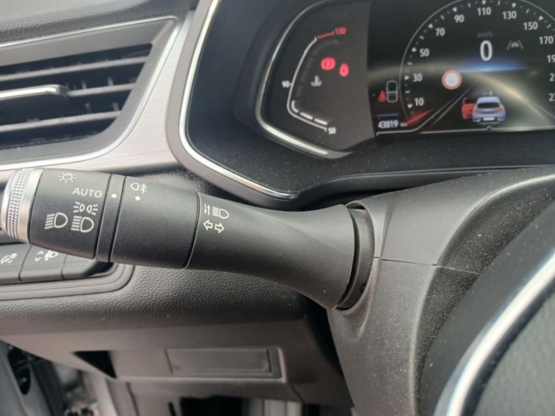 Photo 17 de l'offre de RENAULT CAPTUR TCe 100 INTENS GPS Camera JA17 à 15750€ chez Mérignac auto