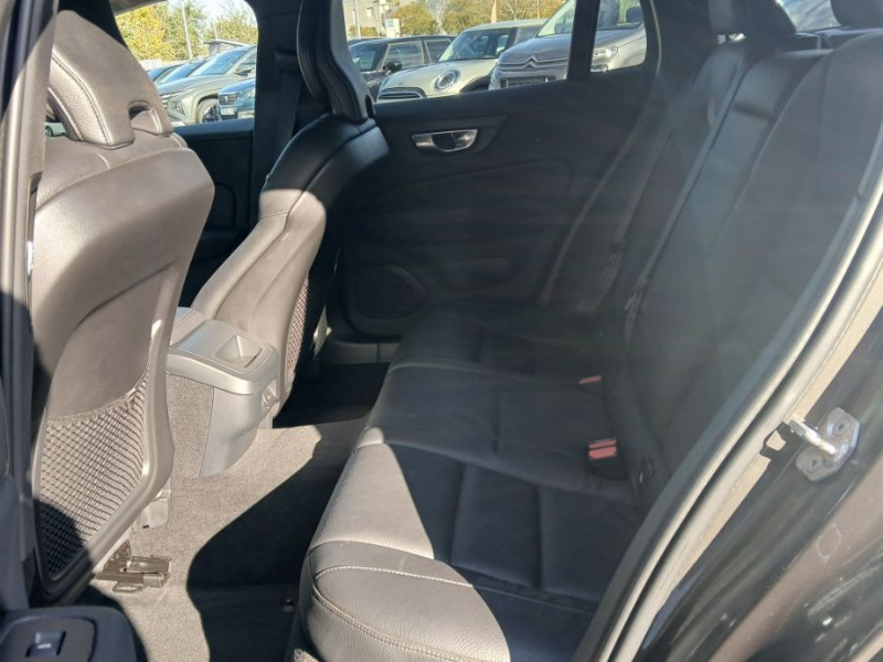 Photo 32 de l'offre de VOLVO V60 B3 2.0 163cv Geartronic MOMENTUM CUIR Hayon EL. SC Hifi Key Less 1ère Main à 30950€ chez Mérignac auto