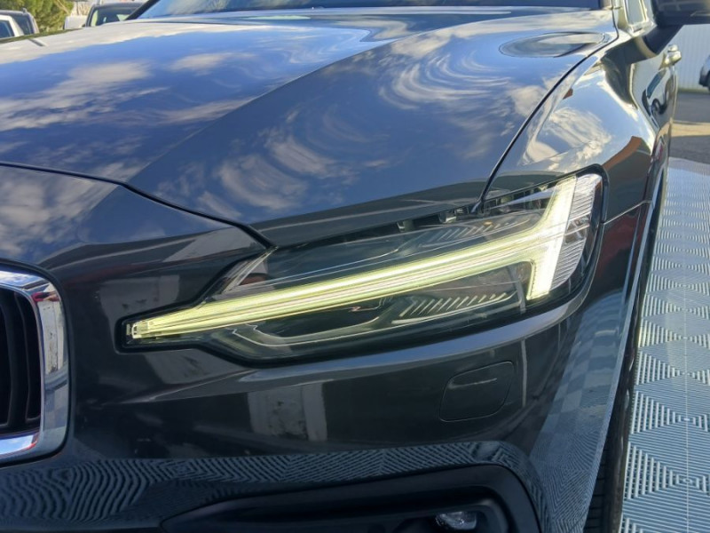 Photo 10 de l'offre de VOLVO V60 B3 2.0 163cv Geartronic MOMENTUM CUIR Hayon EL. SC Hifi Key Less 1ère Main à 30950€ chez Mérignac auto