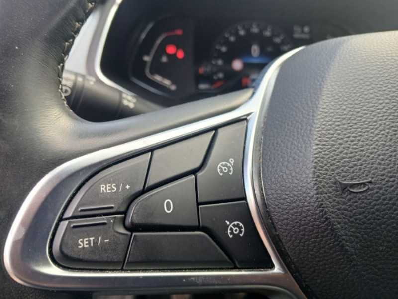 Photo 20 de l'offre de RENAULT CAPTUR TCe 100 INTENS GPS Camera JA17 à 15750€ chez Mérignac auto