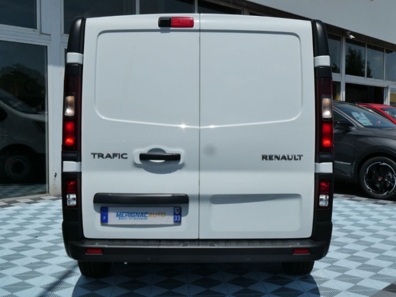 Photo 11 de l'offre de RENAULT TRAFIC L1H1 2.0 Blue dCi 150 BVA 2.8T GRAND CONFORT GPS Camera 458€ HT/Mois à 28750€ chez Mérignac auto
