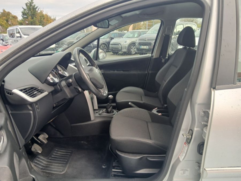 Photo 13 de l'offre de PEUGEOT 207 1.4 HDI 68 ACTIVE 5P GPS CLIM Auto Pack Urbain Distri Neuve 1ère Main à 6990€ chez Mérignac auto