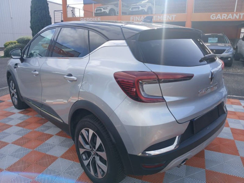 Photo 10 de l'offre de RENAULT CAPTUR TCe 100 INTENS GPS Camera JA17 à 15750€ chez Mérignac auto