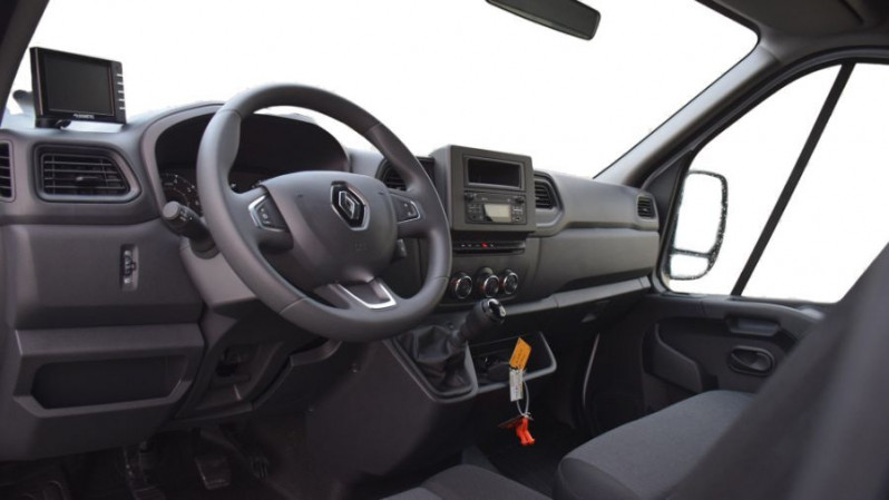Photo 9 de l'offre de RENAULT MASTER L4 CAMION 20M3 Blue dCi 165 BVM6 3.5T Propulsion RJ HAYON Elect. 681€ HT/M à 41900€ chez Mérignac auto