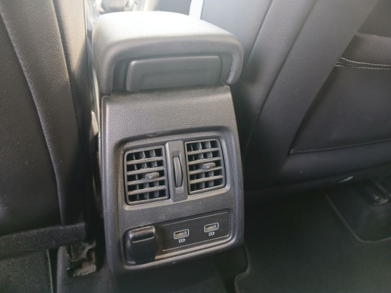 Photo 15 de l'offre de RENAULT CAPTUR TCe 100 INTENS GPS Camera JA17 à 15750€ chez Mérignac auto