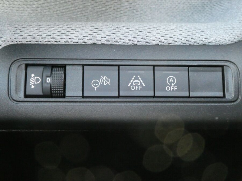 Photo 18 de l'offre de CITROEN C3 NEW 1.2 PureTech 100 BVM6 MAX GPS Camera à 18250€ chez Mérignac auto