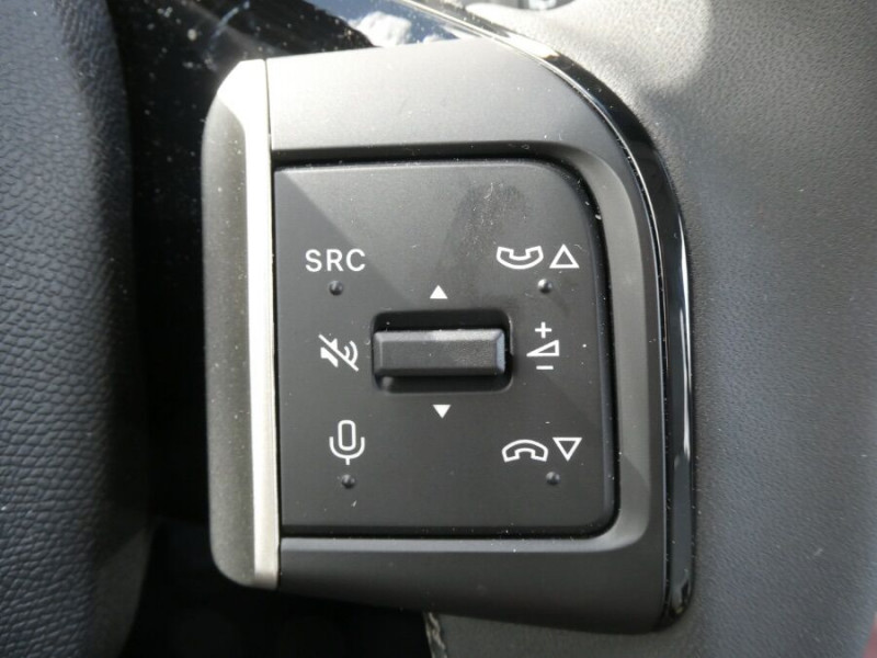 Photo 21 de l'offre de CITROEN C3 NEW 1.2 PureTech 100 BVM6 MAX GPS Camera à 18250€ chez Mérignac auto