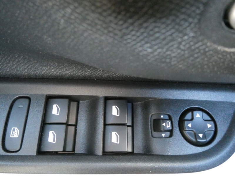 Photo 24 de l'offre de CITROEN C3 NEW 1.2 PureTech 100 BVM6 MAX GPS Camera à 18250€ chez Mérignac auto