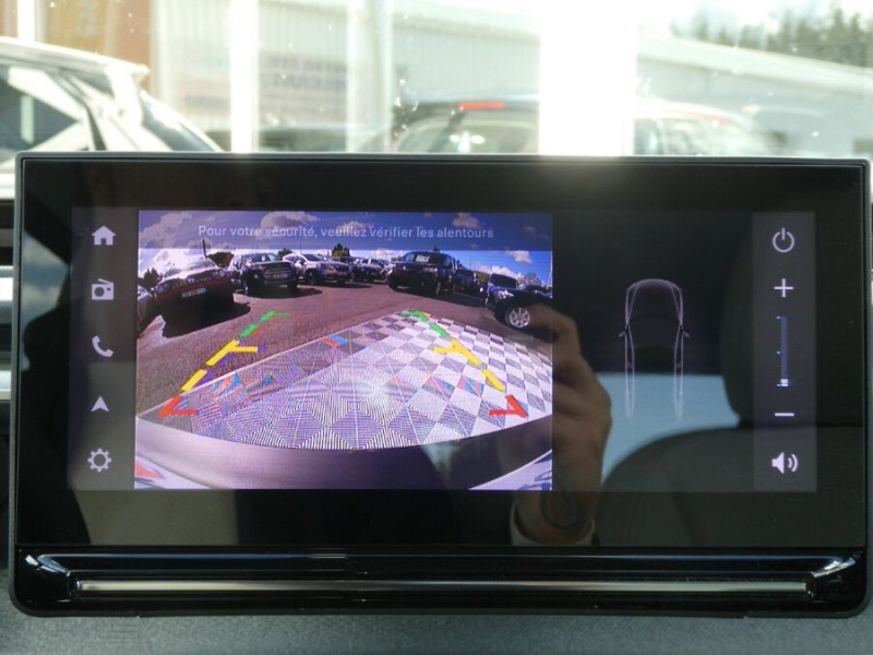 Photo 9 de l'offre de CITROEN C3 NEW 1.2 PureTech 100 BVM6 MAX GPS Camera à 18250€ chez Mérignac auto