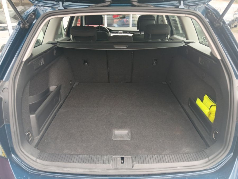 Photo 14 de l'offre de VOLKSWAGEN PASSAT SW VIII 1.4 TSI 218 HYBRID Rechargeable GTE 1ère Main Suivi à 26450€ chez Mérignac auto