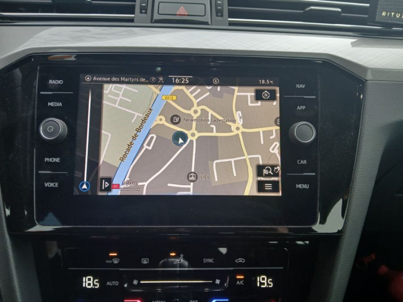 Photo 6 de l'offre de VOLKSWAGEN PASSAT SW VIII 1.4 TSI 218 HYBRID Rechargeable GTE 1ère Main Suivi à 26450€ chez Mérignac auto