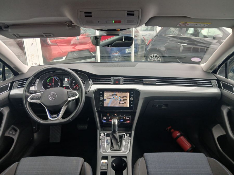 Photo 5 de l'offre de VOLKSWAGEN PASSAT SW VIII 1.4 TSI 218 HYBRID Rechargeable GTE 1ère Main Suivi à 26450€ chez Mérignac auto
