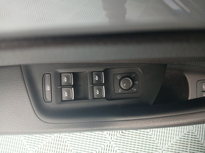 Photo 17 de l'offre de VOLKSWAGEN PASSAT SW VIII 1.4 TSI 218 HYBRID Rechargeable GTE 1ère Main Suivi à 26450€ chez Mérignac auto