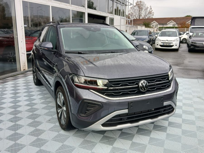 Photo 2 de l'offre de VOLKSWAGEN T-CROSS 1.0 TSI 116 DSG7 PACK JA17 08/25 Key Less Camera Radars RER Privacy Glass à 26950€ chez Mérignac auto