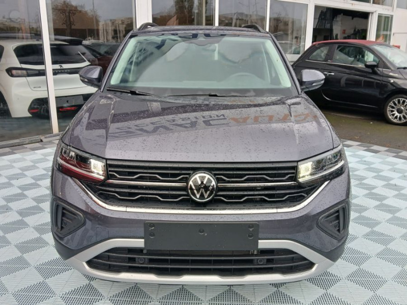 Photo 8 de l'offre de VOLKSWAGEN T-CROSS 1.0 TSI 116 DSG7 PACK JA17 08/25 Key Less Camera Radars RER Privacy Glass à 26950€ chez Mérignac auto