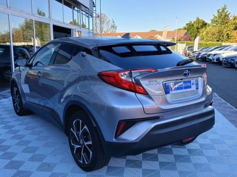 Photo 9 de l'offre de TOYOTA C-HR (2) 1.8 HYBRIDE 122 E-CVT 2WD EDITION Camera à 19750€ chez Mérignac auto