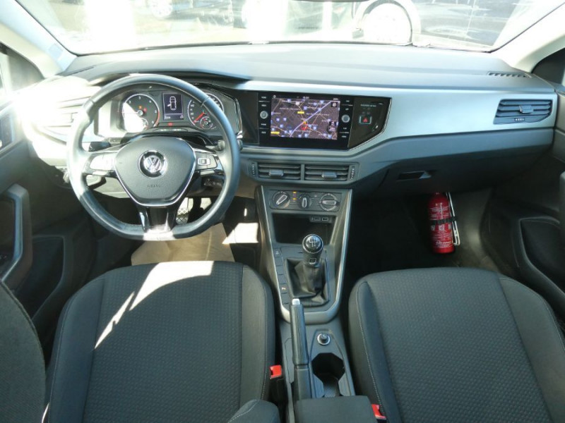 Photo 16 de l'offre de VOLKSWAGEN POLO VI 1.6 TDI 95 CONFORTLINE GPS Radars à 16950€ chez Mérignac auto