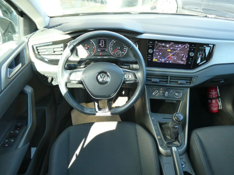 Photo 4 de l'offre de VOLKSWAGEN POLO VI 1.6 TDI 95 CONFORTLINE GPS Radars à 16950€ chez Mérignac auto