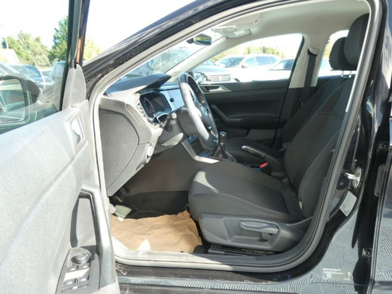 Photo 13 de l'offre de VOLKSWAGEN POLO VI 1.6 TDI 95 CONFORTLINE GPS Radars à 16950€ chez Mérignac auto