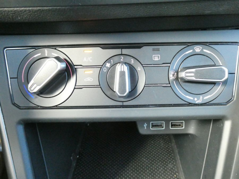 Photo 24 de l'offre de VOLKSWAGEN POLO VI 1.6 TDI 95 CONFORTLINE GPS Radars à 16950€ chez Mérignac auto