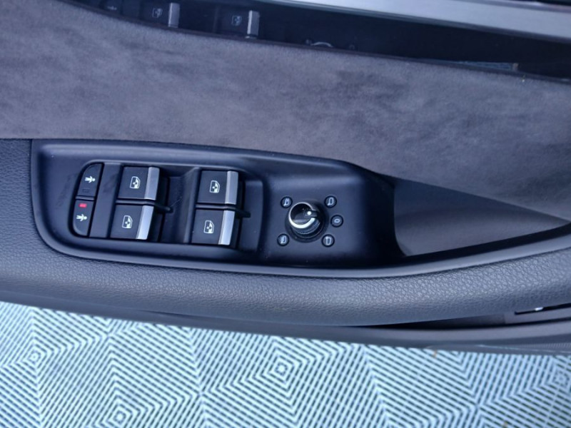 Photo 19 de l'offre de AUDI SQ7 4.0 V8 TDI 435 Tiptronic Quattro S LINE 7PL Attel. à 57500€ chez Mérignac auto