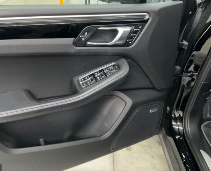 Photo 14 de l'offre de PORSCHE MACAN II 3.0 V6 S 354 PDK TOE PDLS SEM JA20 1ère Main à 58900€ chez Mérignac auto