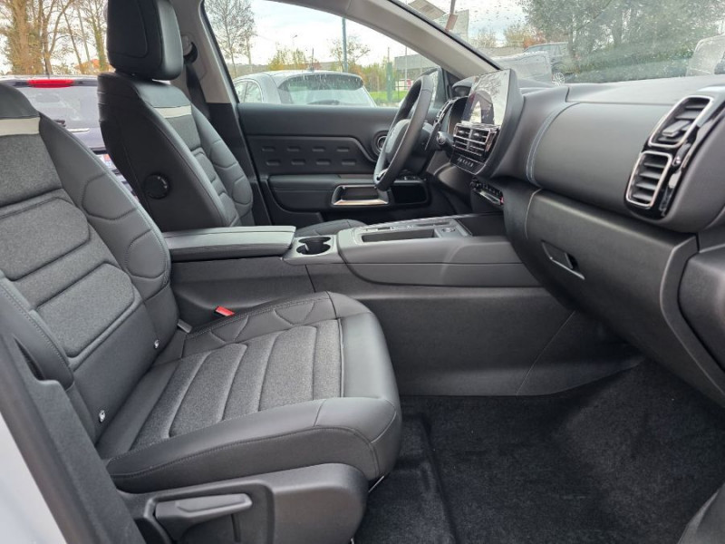 Photo 3 de l'offre de CITROEN C5 AIRCROSS NEW (2) 1.5 BlueHDi 130 EAT8 MAX Hayon EL. à 29950€ chez Mérignac auto