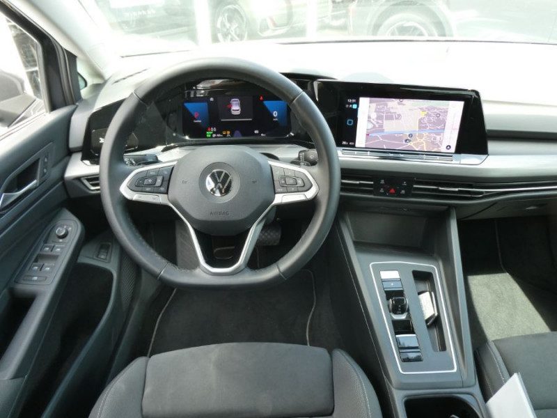 Photo 4 de l'offre de VOLKSWAGEN GOLF VIII 1.4 HYBRID 204 STYLE GPS ACC LED+ 1ère Main à 26950€ chez Mérignac auto