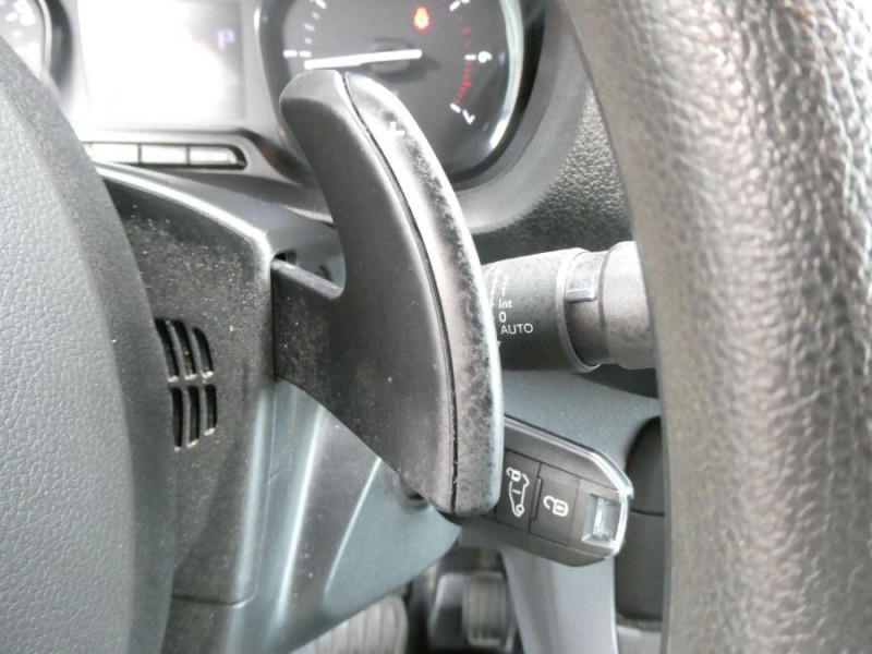 Photo 26 de l'offre de PEUGEOT EXPERT FOURGON 2.0 BlueHDi 145 EAT8 ASPHALT GPS Attel. Galerie 1ère Main 23450.H.T à 23450€ chez Mérignac auto