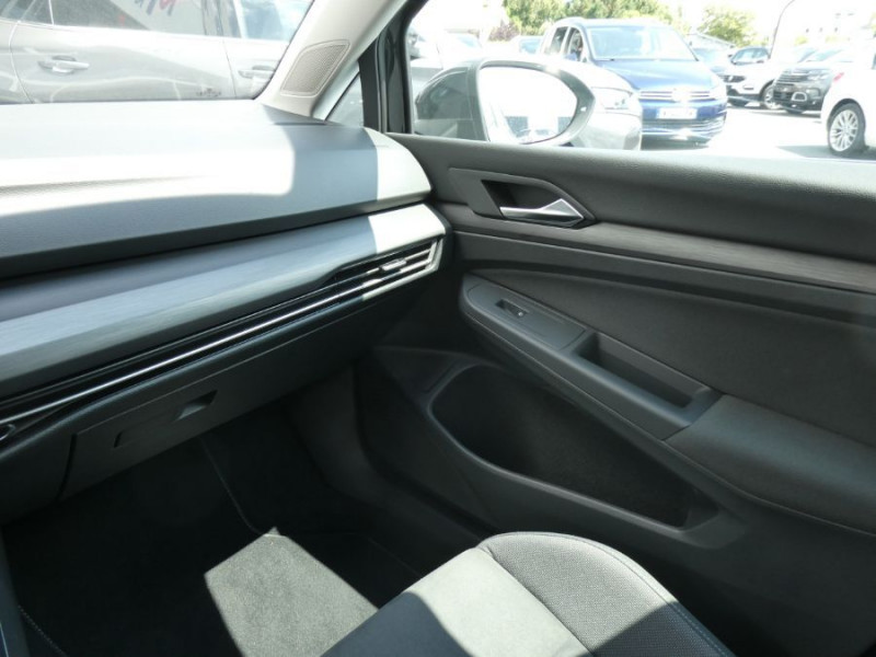 Photo 36 de l'offre de VOLKSWAGEN GOLF VIII 1.4 HYBRID 204 STYLE GPS ACC LED+ 1ère Main à 26950€ chez Mérignac auto