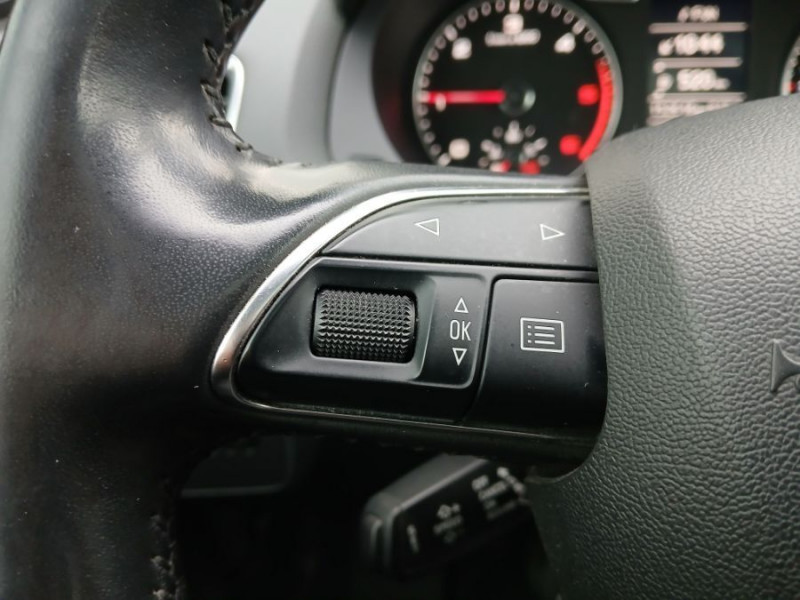 Photo 21 de l'offre de AUDI Q3 2.0 TDI 140 BVM6 AMBIENTE TOE GPS LED Radars à 13950€ chez Mérignac auto