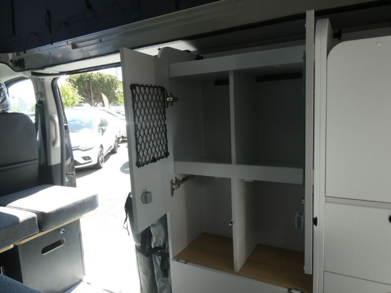 Photo 15 de l'offre de RENAULT TRAFIC VAN ANTILOPE VAN Aménagé FLEX PLUS 2.0 DCi 130 BVM6 L1 JA17 PK Confort 4PL Attel+Pte Vélo Tout Equipé à 54500€ chez Mérignac auto