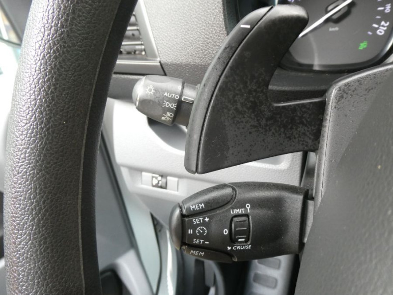 Photo 23 de l'offre de PEUGEOT EXPERT FOURGON 2.0 BlueHDi 145 EAT8 ASPHALT GPS Attel. Galerie 1ère Main 26450.H.T à 26450€ chez Mérignac auto