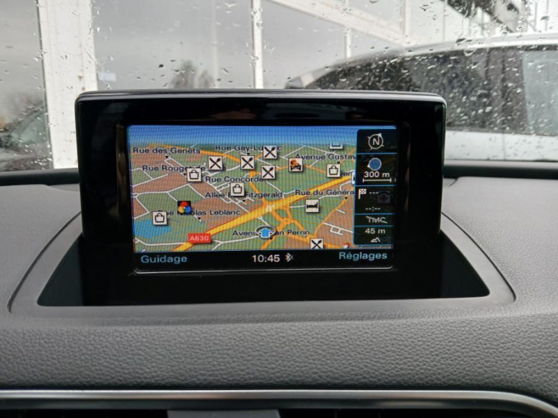 Photo 6 de l'offre de AUDI Q3 2.0 TDI 140 BVM6 AMBIENTE TOE GPS LED Radars à 13950€ chez Mérignac auto