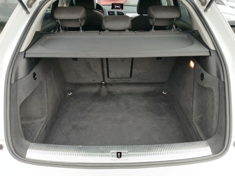Photo 12 de l'offre de AUDI Q3 2.0 TDI 140 BVM6 AMBIENTE TOE GPS LED Radars à 13950€ chez Mérignac auto