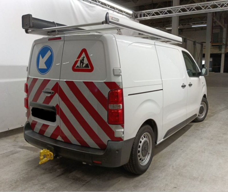 Photo 3 de l'offre de PEUGEOT EXPERT FOURGON 2.0 BlueHDi 145 EAT8 ASPHALT GPS Attel. Galerie 1ère Main 26450.H.T à 26450€ chez Mérignac auto