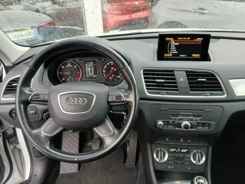 Photo 4 de l'offre de AUDI Q3 2.0 TDI 140 BVM6 AMBIENTE TOE GPS LED Radars à 13950€ chez Mérignac auto