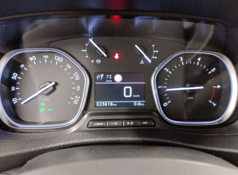 Photo 6 de l'offre de PEUGEOT EXPERT FOURGON 2.0 BlueHDi 145 EAT8 ASPHALT GPS Attel. Galerie 1ère Main 26450.H.T à 26450€ chez Mérignac auto