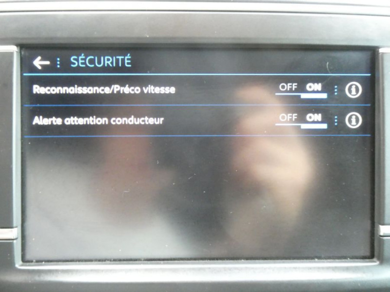 Photo 14 de l'offre de PEUGEOT EXPERT FOURGON 2.0 BlueHDi 145 EAT8 ASPHALT GPS Attel. Galerie 1ère Main 23450.H.T à 23450€ chez Mérignac auto