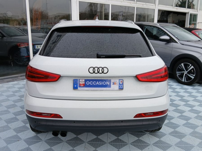 Photo 11 de l'offre de AUDI Q3 2.0 TDI 140 BVM6 AMBIENTE TOE GPS LED Radars à 13950€ chez Mérignac auto