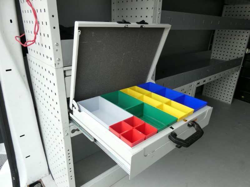 Photo 24 de l'offre de PEUGEOT EXPERT FOURGON 2.0 BlueHDi 145 EAT8 ASPHALT GPS Attel. Galerie 1ère Main 23450.H.T à 23450€ chez Mérignac auto